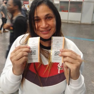 GANHADORA DE UM PAR DE INGRESSO
